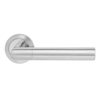 Como - Chrom poliert / matt - Türdrücker / Rosettengarnitur - Griffwelt Como - Chrom poliert / matt - Türdrücker / Rosettengarnitur - Griffwelt