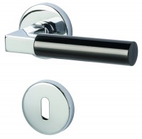 Alaska - R - Schwarz / Chrom - Türdrücker / Rosettengarnitur - Südmetall GmbH Alaska - R - Schwarz / Chrom - Türdrücker / Rosettengarnitur - Südmetall GmbH